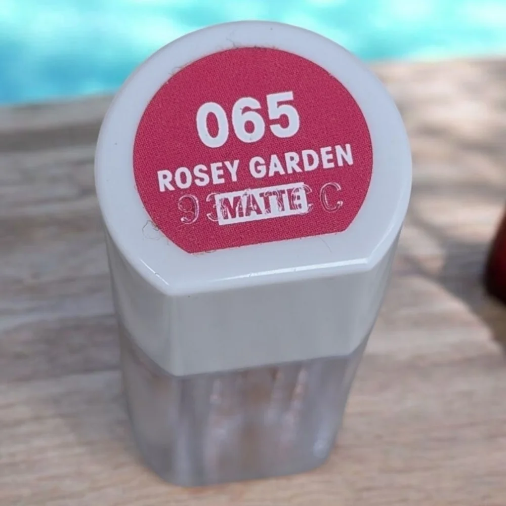 FLOWER BEAUTY By Drew Barrymore Petal Pout Lipstick Rosey Garden (New)